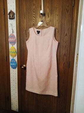 Leslie Fay Pale Pink Sleeveless Mini Sheath Dress